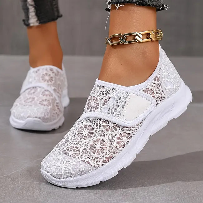 Tonjaa - Lace Sneakers With Floral Embroidery