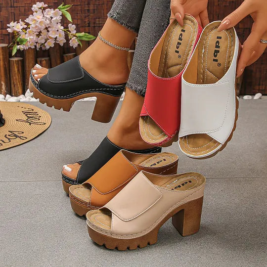 Susheena - Orthopedic Sandals With a Chunky Heel