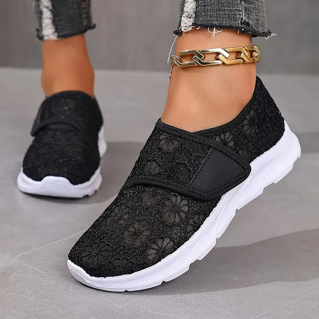 Tonjaa - Lace Sneakers With Floral Embroidery
