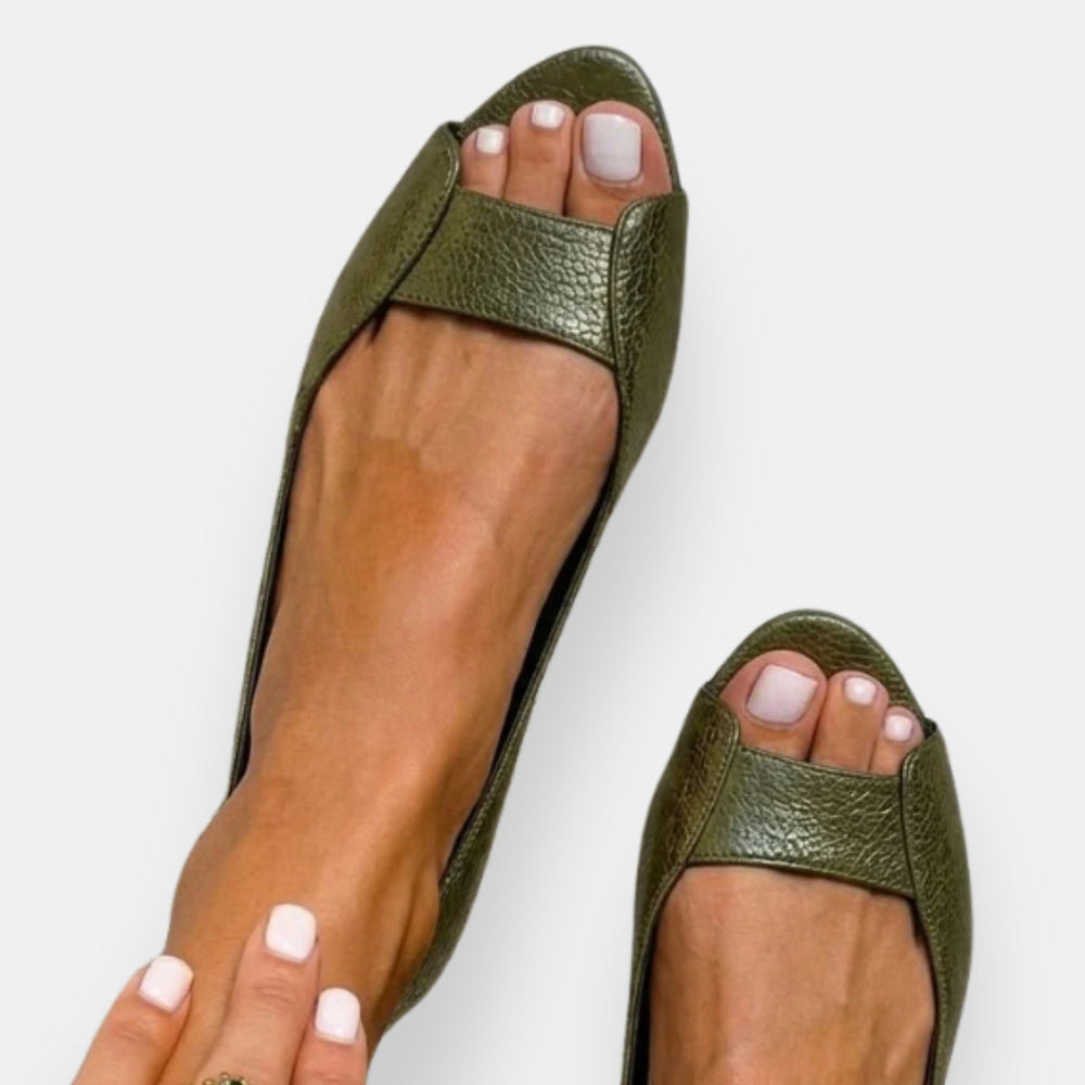 Fryda - Metallic Flat Sandals
