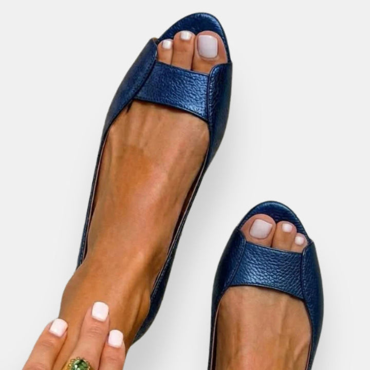 Fryda - Metallic Flat Sandals