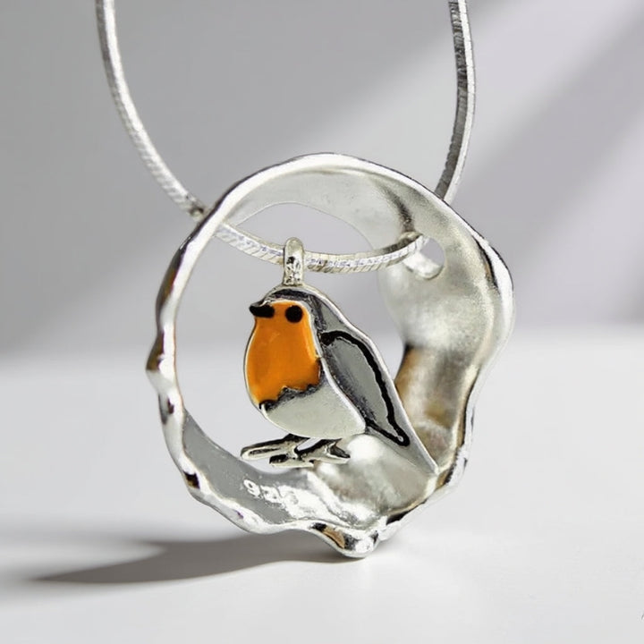 Lien - Robin Pendant Necklace