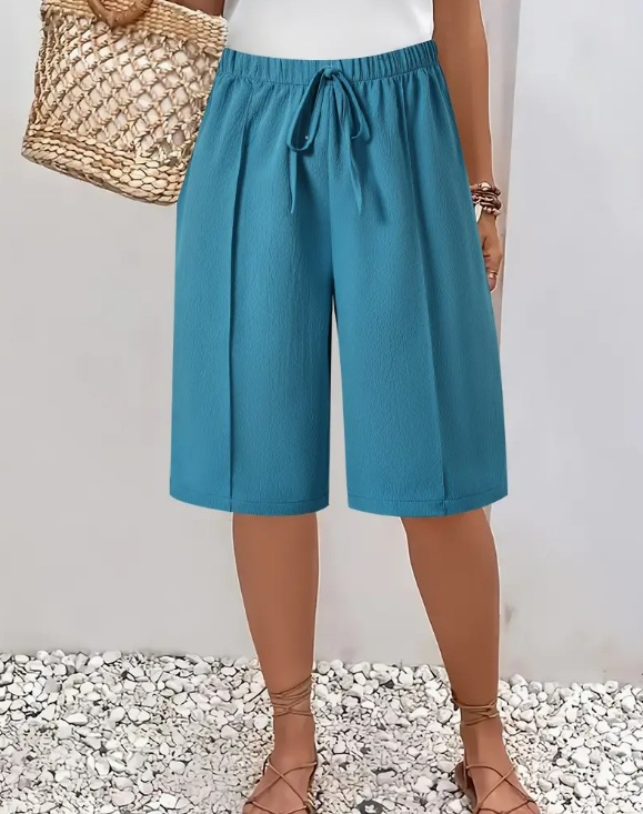 Piranda - Elegant Elastic Waist Shorts