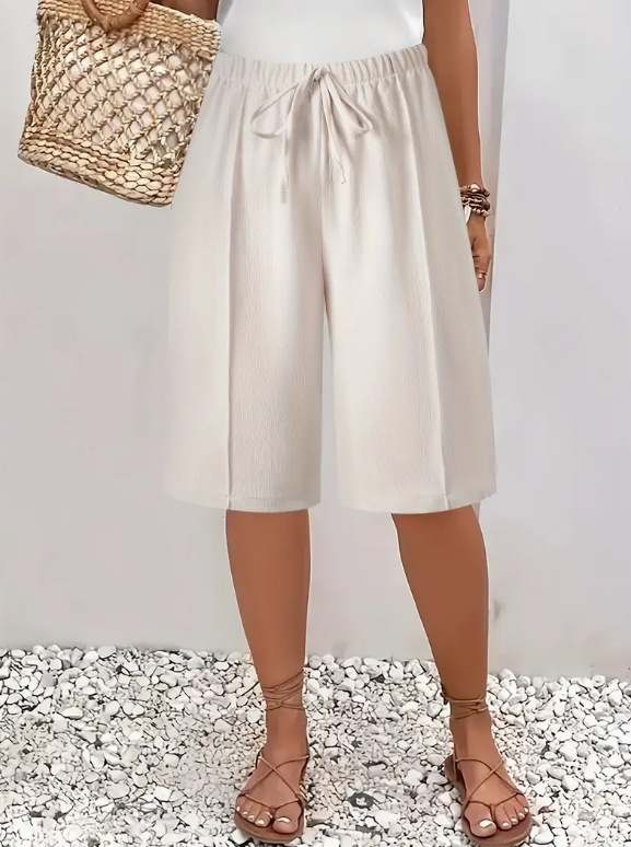Piranda - Elegant Elastic Waist Shorts