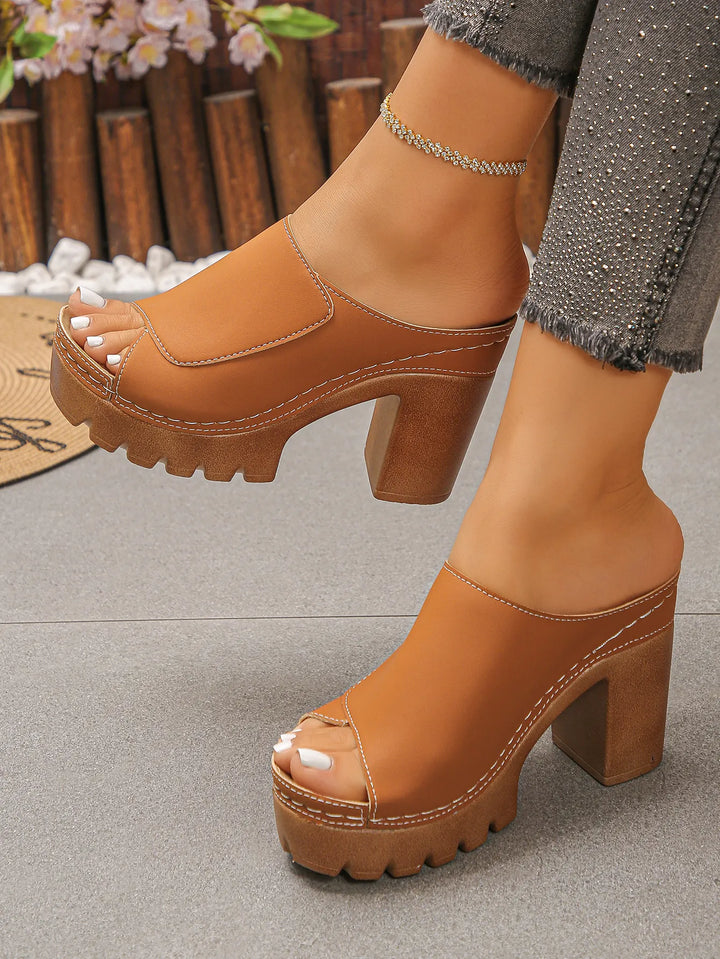 Susheena - Orthopedic Sandals With a Chunky Heel