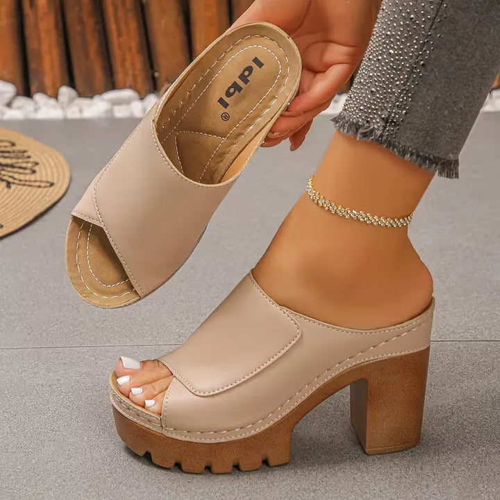 Susheena - Orthopedic Sandals With a Chunky Heel