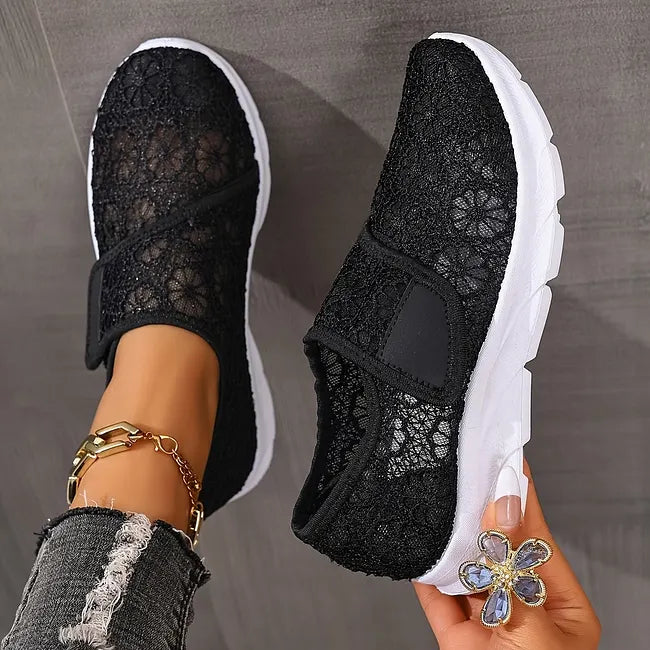 Tonjaa - Lace Sneakers With Floral Embroidery