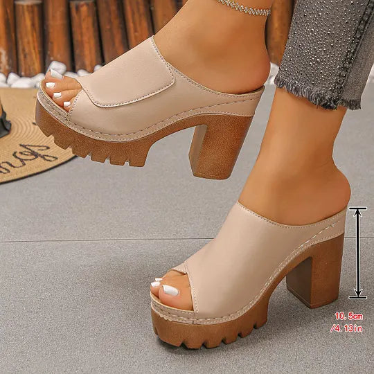 Susheena - Orthopedic Sandals With a Chunky Heel