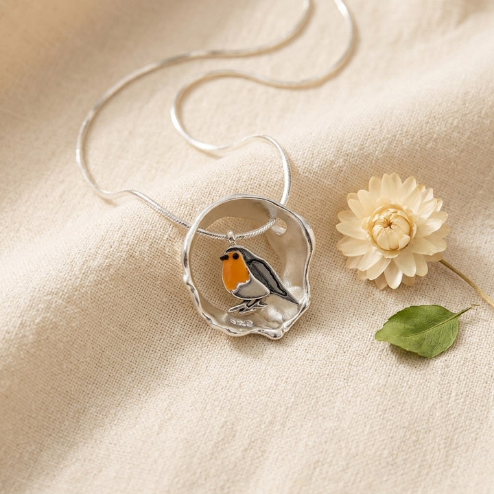 Lien - Robin Pendant Necklace